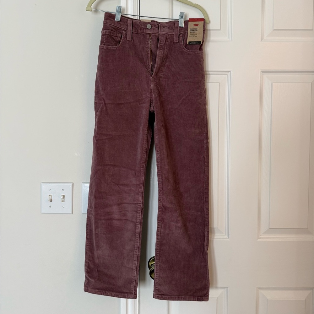 Levi’s Ribcage Straight Ankle Corduroy Pants